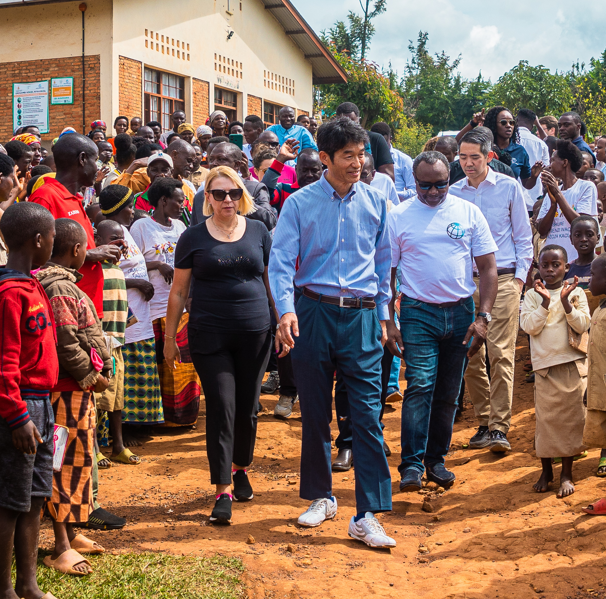 Visite du Groupe de la Banque mondiale au Projet Soleil Nyakiriza
